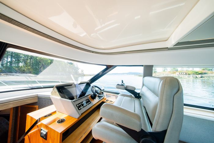 2019 Tiara C49 Photo 52 of 107