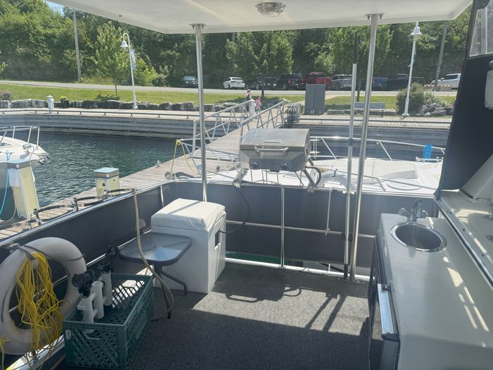1988 Cooper Yacht Prowler 10M Sundeck Photo 8 of 20