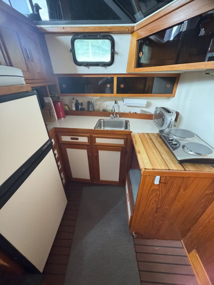 1988 Cooper Yacht Prowler 10M Sundeck Photo 11 of 20