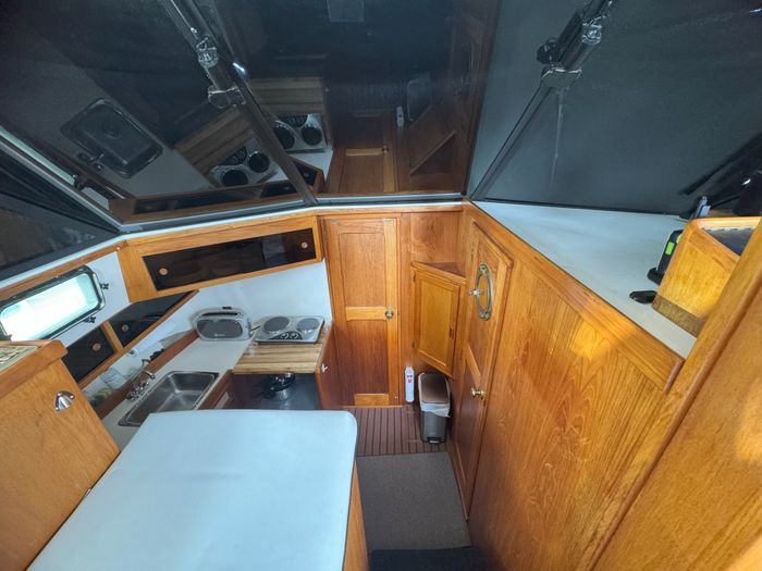 1988 Cooper Yacht Prowler 10M Sundeck Photo 12 of 20
