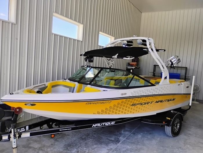 2012 Nautique Sport 200 Photo 2 of 13