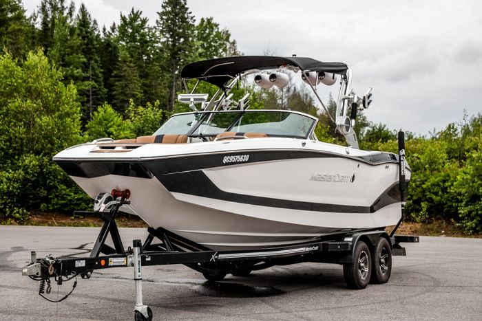2021 Mastercraft X24 Photo 2 sur 42