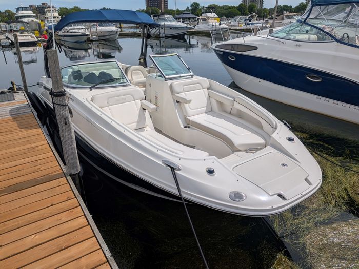 2012 Sea Ray 260 Sundeck Photo 7 of 68
