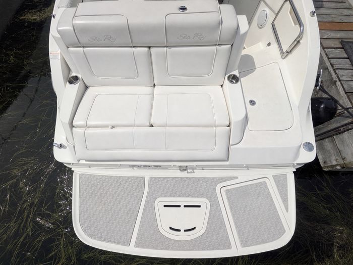 2012 Sea Ray 260 Sundeck Photo 13 of 68
