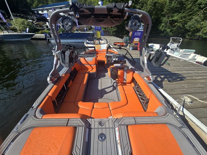 2021 Nautique GS22 Photo 4 of 10
