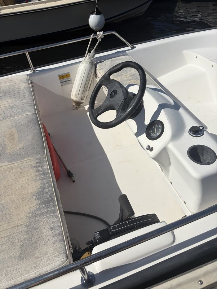 2002 Boston Whaler 130 Super Sport W/ 2008 Merc 40hp Engine Photo 6 of 6