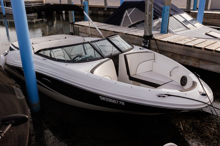 2012 Sea Ray 190 Sport Photo 6 of 27