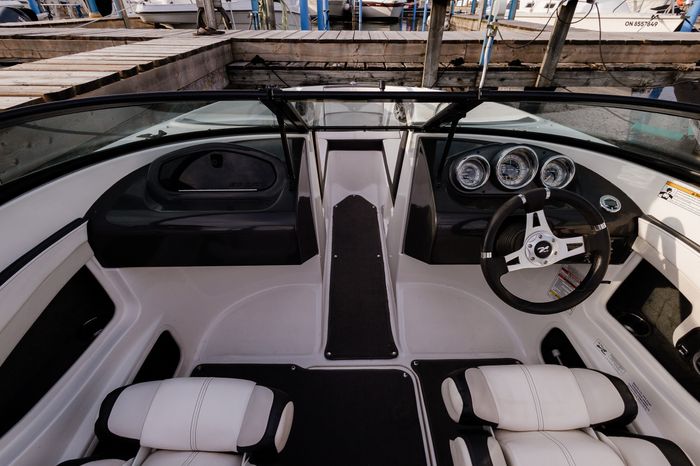 2012 Sea Ray 190 Sport Photo 10 of 27