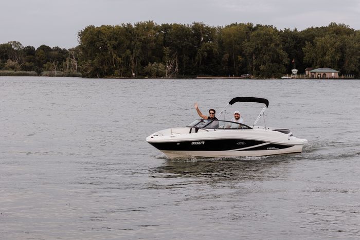 2012 Sea Ray 190 Sport Photo 3 of 27