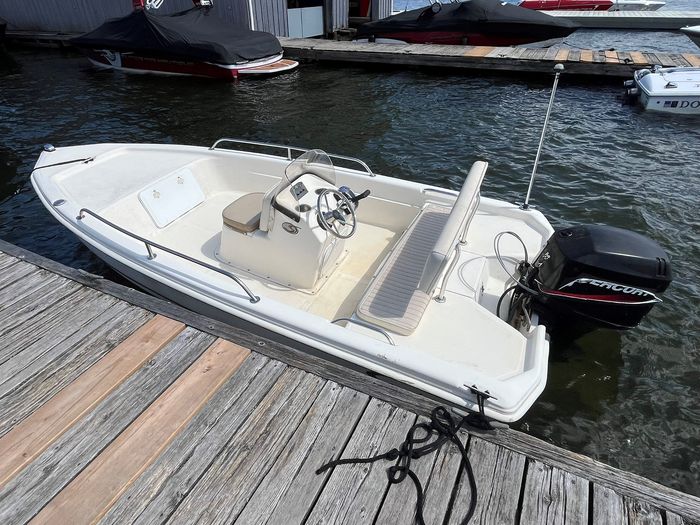 2004 Scout 145 SPORTFISH Photo 3 of 12