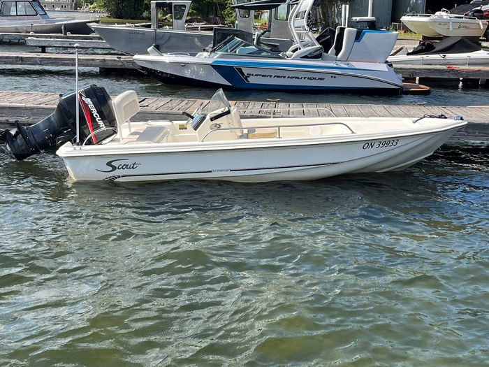 2004 Scout 145 SPORTFISH Photo 2 of 12