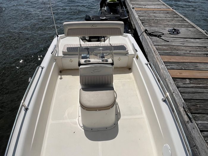 2004 Scout 145 SPORTFISH Photo 7 of 12