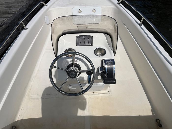 2004 Scout 145 SPORTFISH Photo 4 of 12