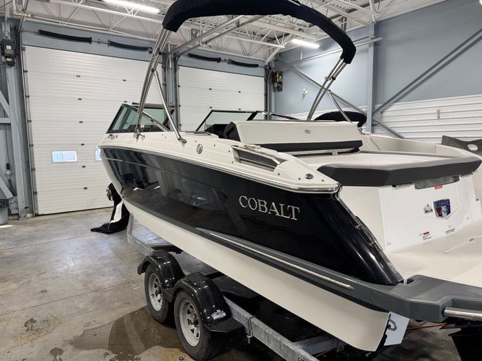 2022 Cobalt R4 Photo 2 of 17