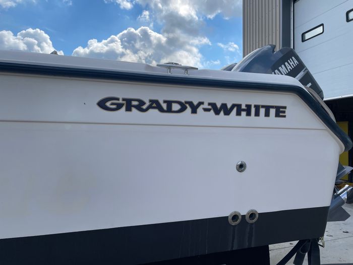2002 Grady-White Islander 270 Photo 2 of 15