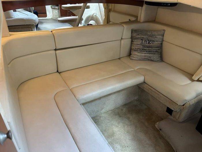 2005 Sea Ray 320 Sundancer Photo 18 of 21