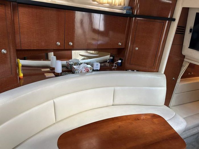 2005 Sea Ray 320 Sundancer Photo 17 of 21