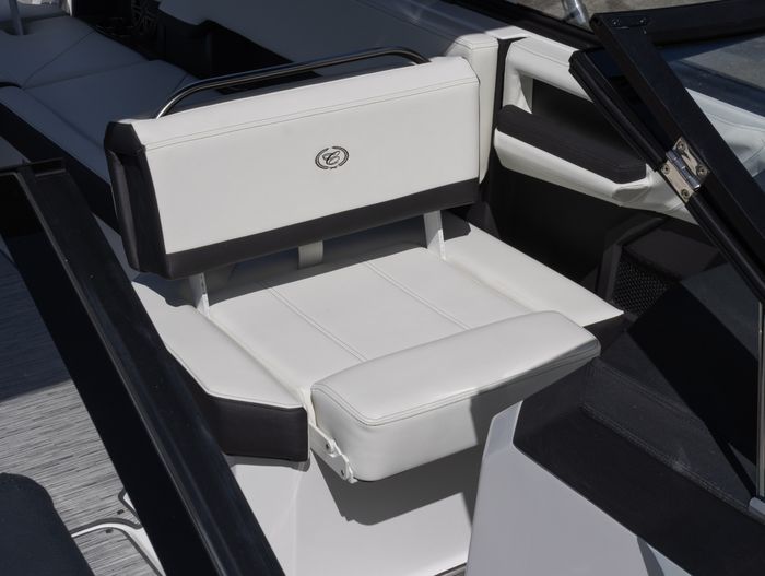 2026 Cobalt R8 Photo 15 of 17