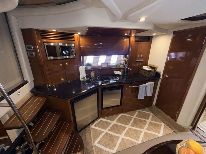 2009 Sea Ray 40 Sundancer Photo 33 of 41