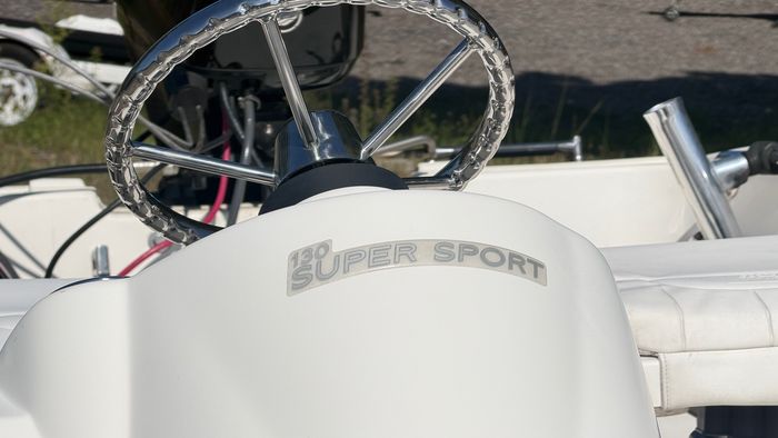 2009 Boston Whaler 130 Super Sport Photo 5 of 8