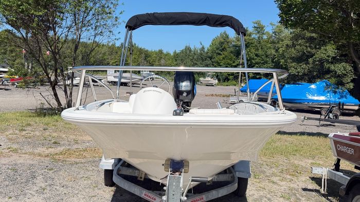 2009 Boston Whaler 130 Super Sport Photo 4 of 8