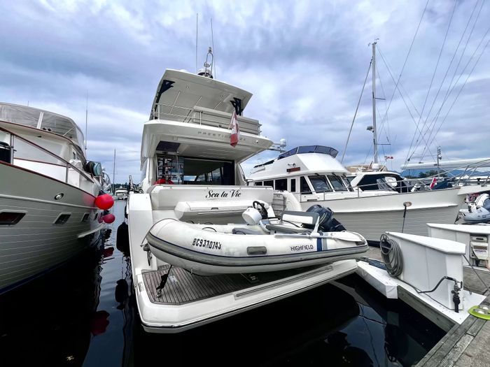2021 Prestige 520 Fly Photo 2 of 170