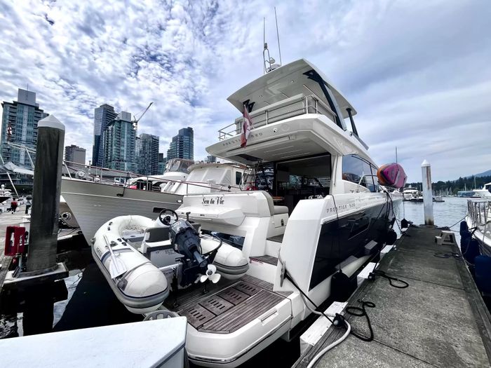 2021 Prestige 520 Fly Photo 3 of 170