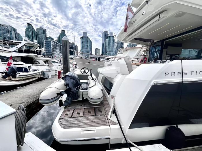 2021 Prestige 520 Fly Photo 4 of 170