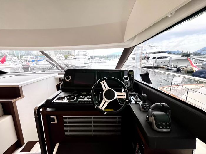 2021 Prestige 520 Fly Photo 79 of 170