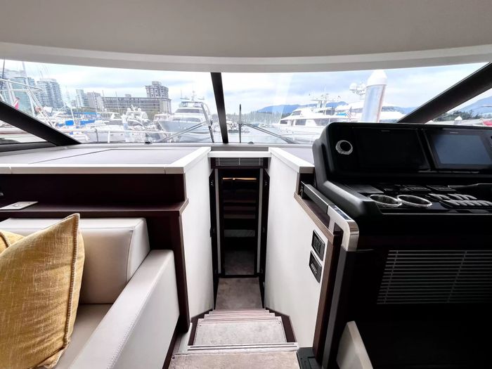 2021 Prestige 520 Fly Photo 81 of 170