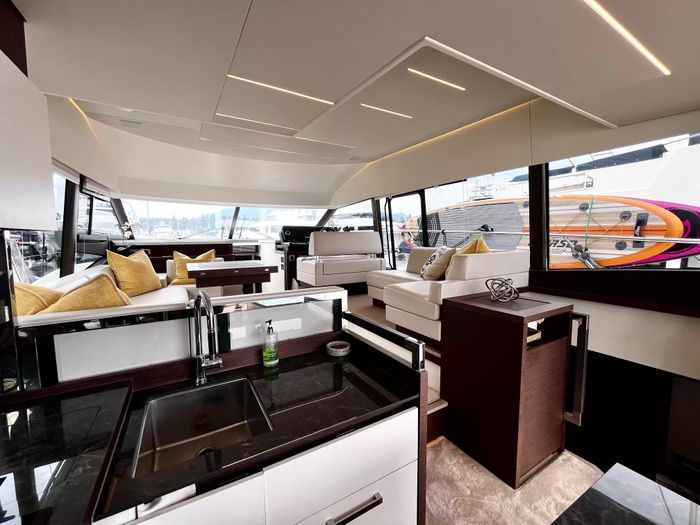 2021 Prestige 520 Fly Photo 51 of 170