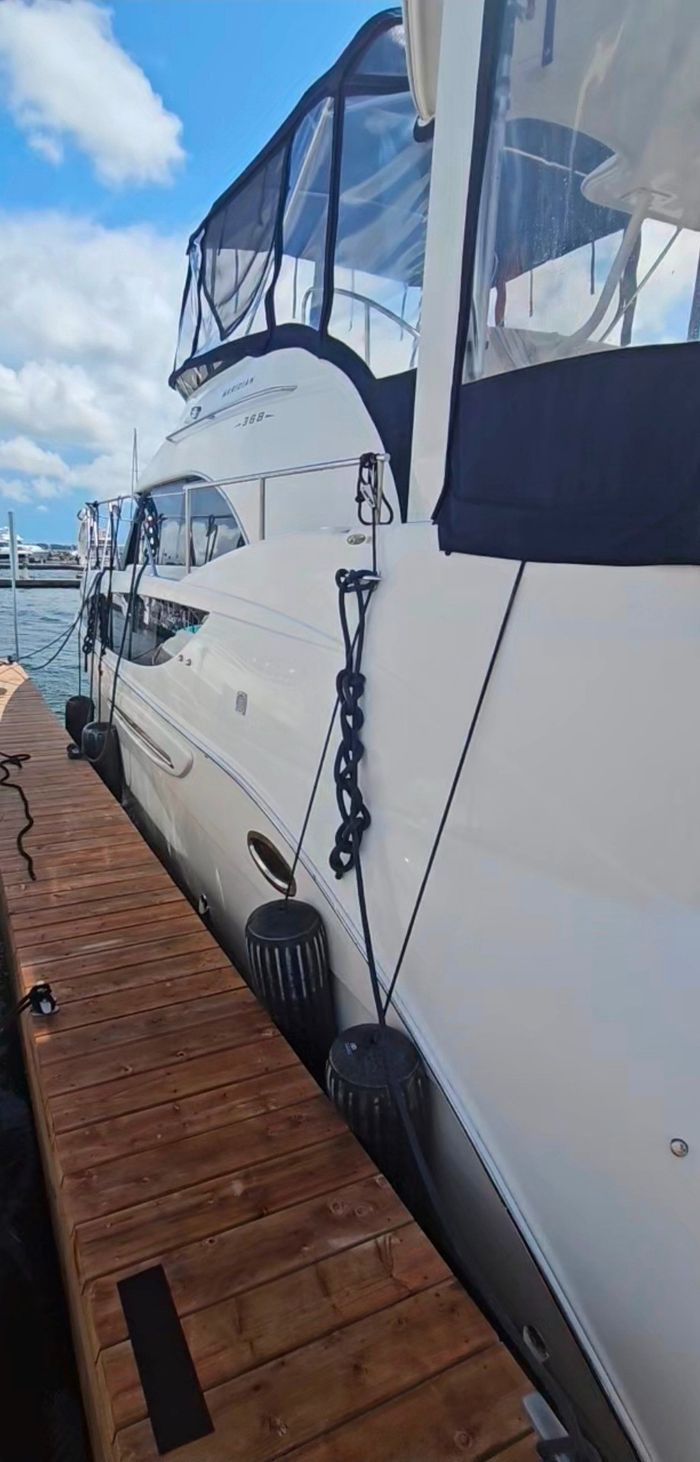 2008 Meridian 368 Photo 2 of 36