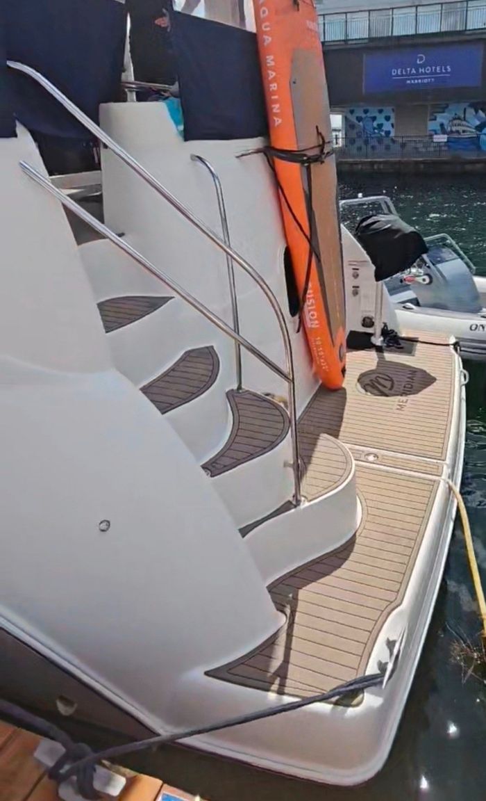 2008 Meridian 368 Photo 3 of 36