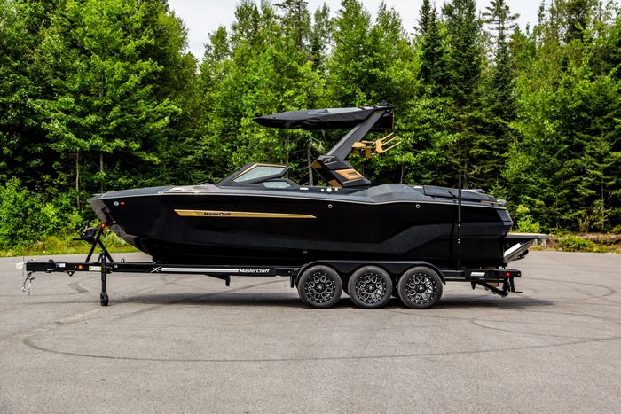 2027 Mastercraft X24 Photo 17 of 66