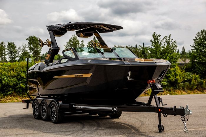 2027 Mastercraft X24 Photo 5 of 66