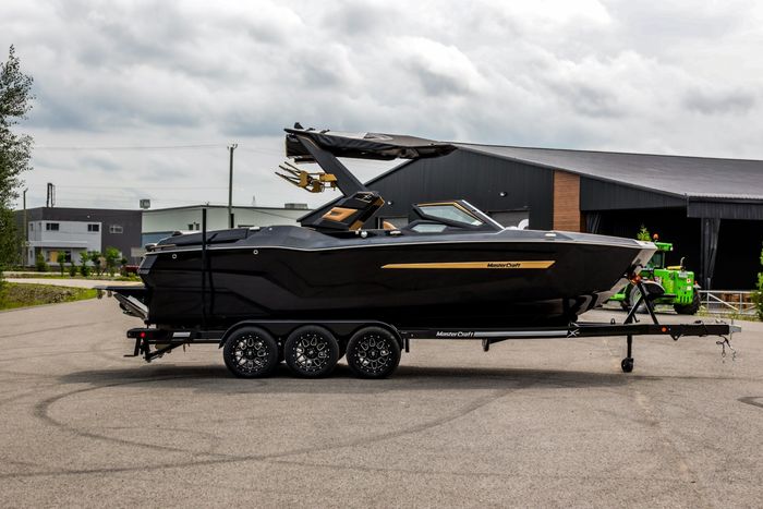 2027 Mastercraft X24 Photo 7 of 66