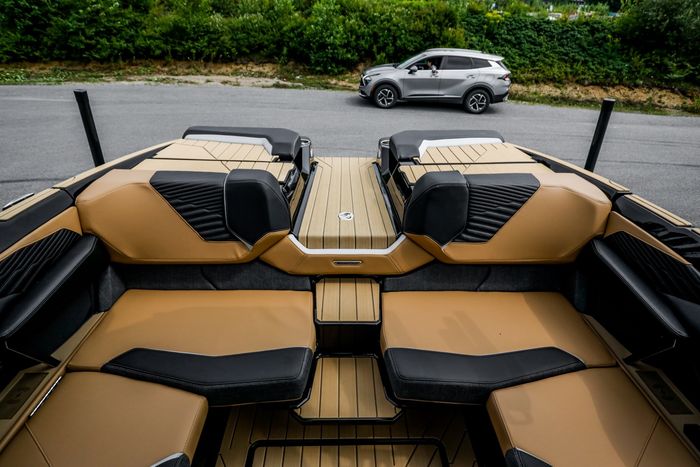 2027 Mastercraft X24 Photo 37 of 66