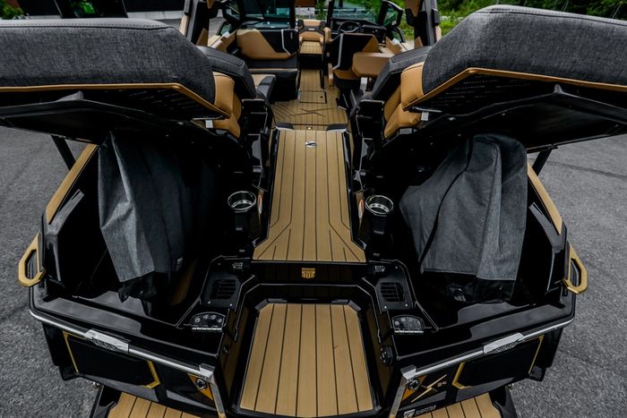 2027 Mastercraft X24 Photo 25 of 66