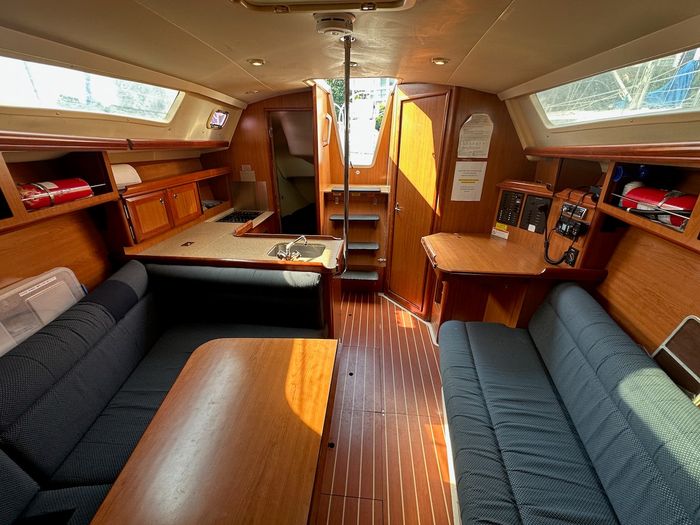 2007 Hunter 31 Photo 18 of 27