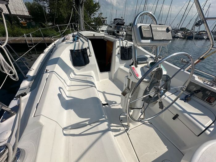 2007 Hunter 31 Photo 15 of 27