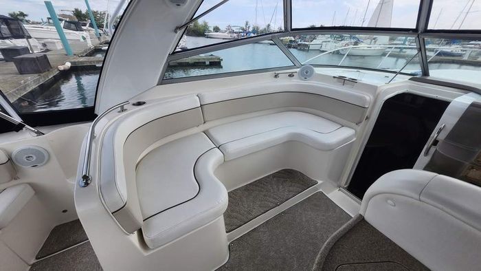 2007 Rinker 320 Express Photo 11 of 34