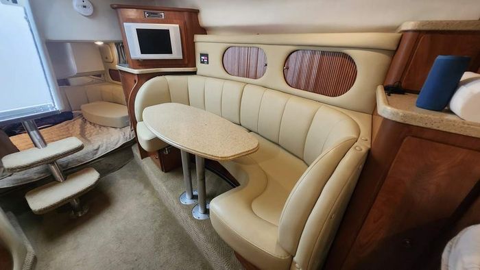 2007 Rinker 320 Express Photo 20 of 34
