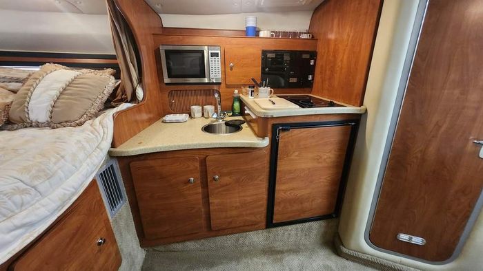 2007 Rinker 320 Express Photo 23 of 34