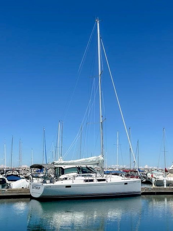 2012 Hanse 385 Photo 2 of 32