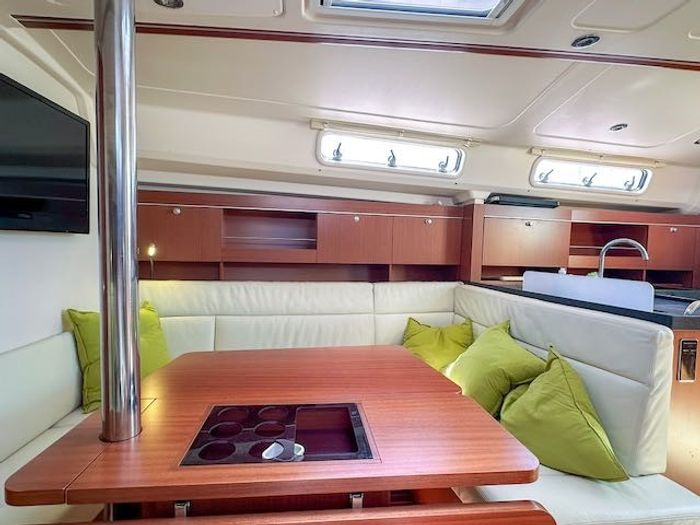 2012 Hanse 385 Photo 13 of 32