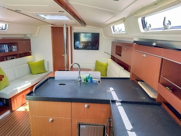 2012 Hanse 385 Photo 18 of 32