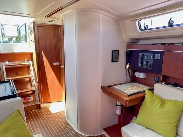 2012 Hanse 385 Photo 21 of 32