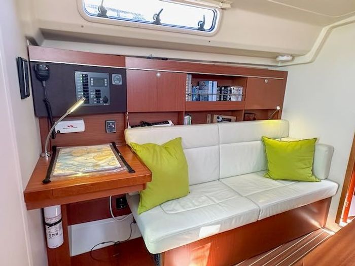 2012 Hanse 385 Photo 26 of 32