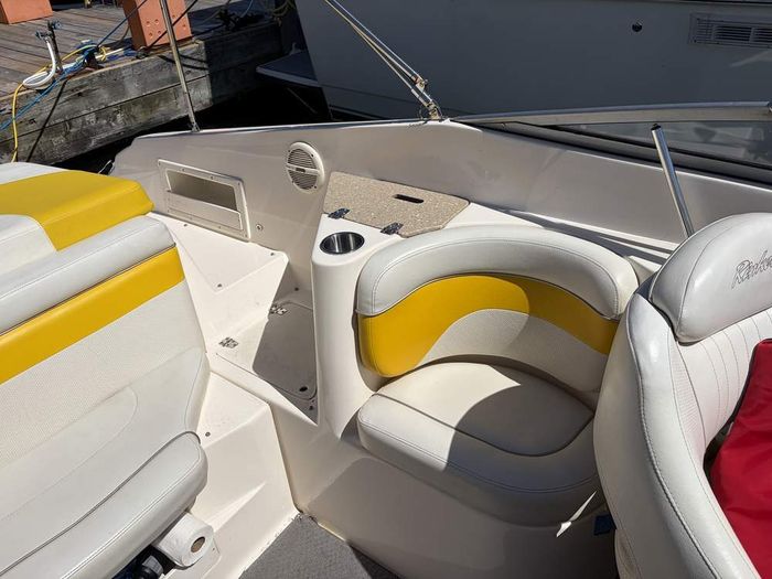 2005 Rinker 232 Captiva Photo 26 of 37
