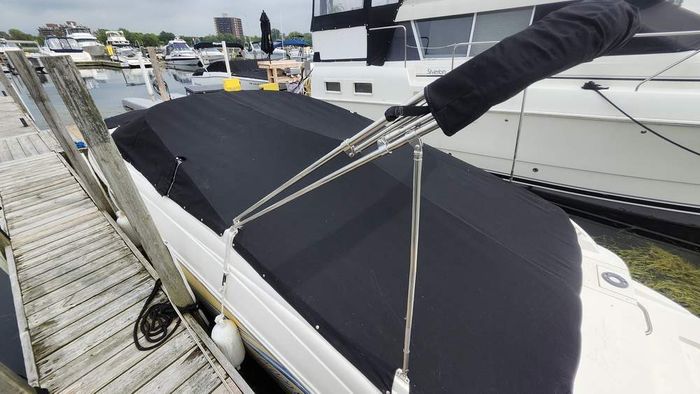 2005 Rinker 232 Captiva Photo 32 of 37